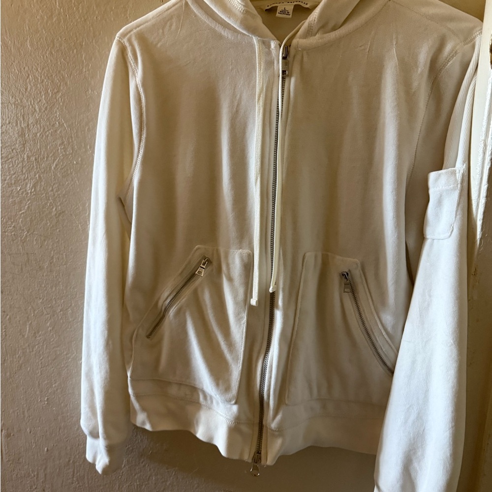 White Casual Zip-Up Jacket with Hood